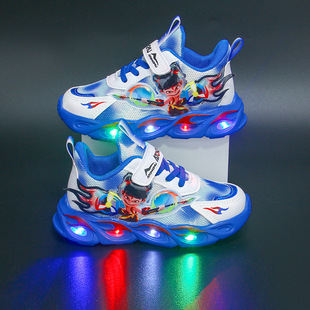 温州哪吒潮牌痞帅炸街男童鞋早秋透气带灯运动鞋网面防滑软底跑步