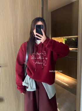 SIMPLE 簡單 本命年紅色衛衣女聖誕氛圍感慵懶風連帽套頭上衣冬款