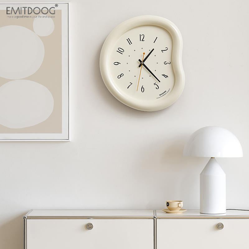 高颜值拯救白墙时尚挂钟