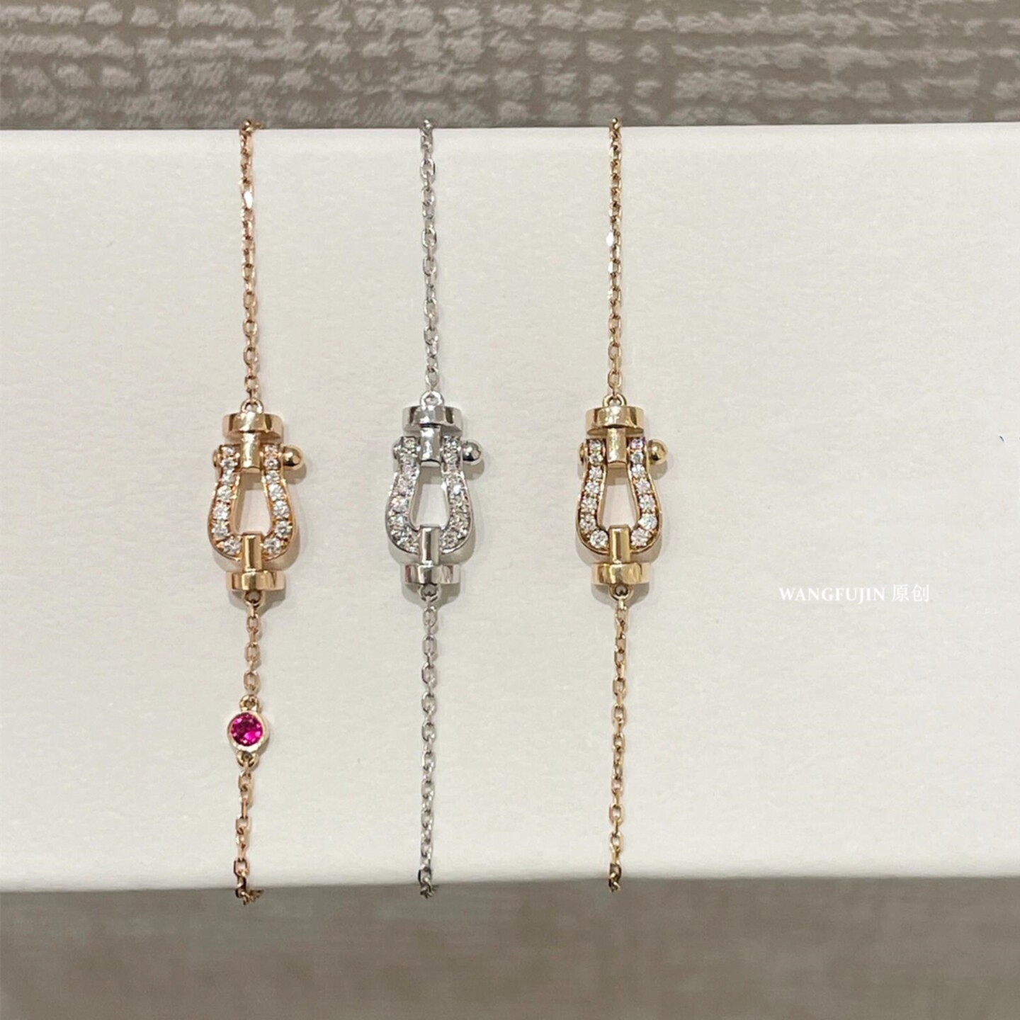 马蹄扣红宝石手链高级感