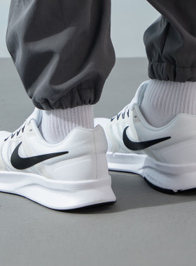 Nike耐克男鞋夏季网面透气运动鞋透气缓震白色跑步鞋DR2695