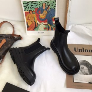 韩版 ins显瘦街拍机车英伦复古烟筒靴马丁靴女短靴切尔西靴2026春