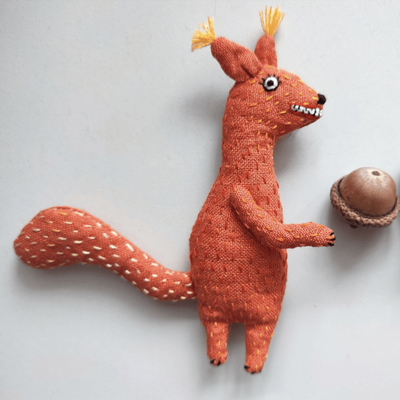 Ciciglobuy小众设计师手工刺绣模型玩具小松鼠艺术家玩偶饰品摆件