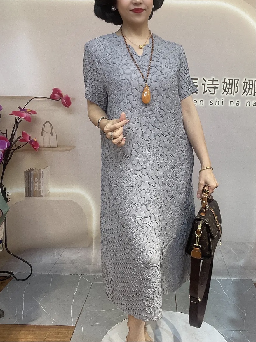 连衣裙A字裙天丝褶皱纯色