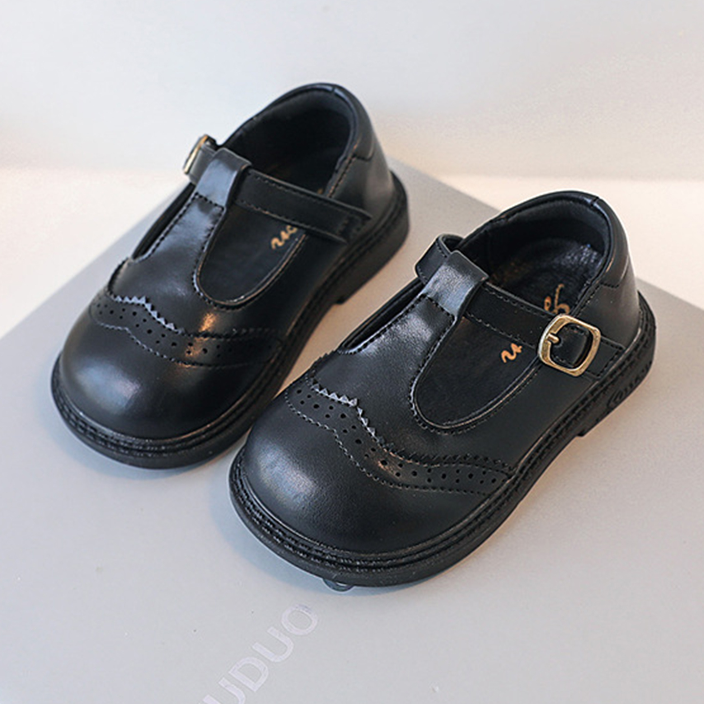 书萌smon女童黑色皮鞋2025秋款