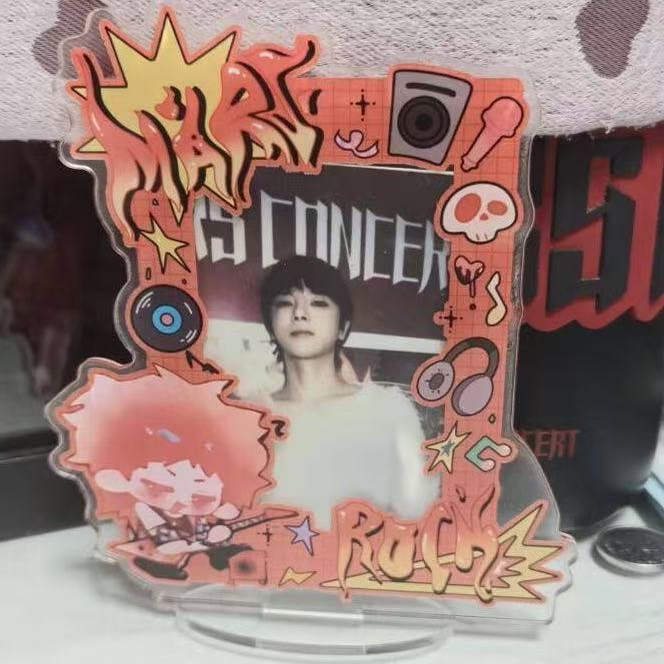 华晨宇插卡立牌亚克力卡通创意