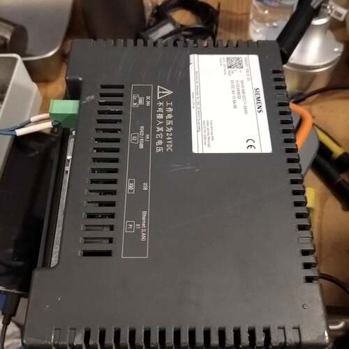 可议价SMART 700 IE V3触摸屏，型号6AV6 6