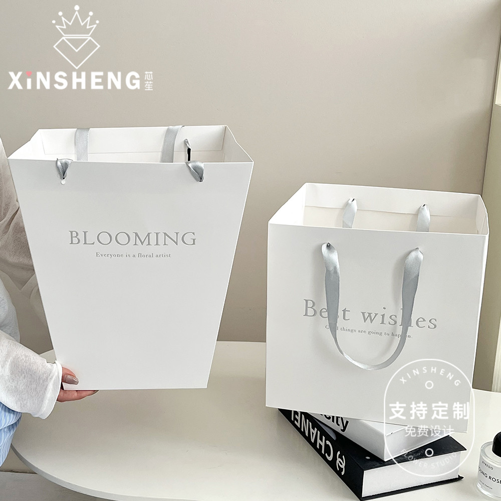 芯苼英文烫银手提袋简约高级感