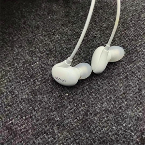 福利入耳式个性设计清澈的音质线材发黄高端配机带麦语音通话耳机