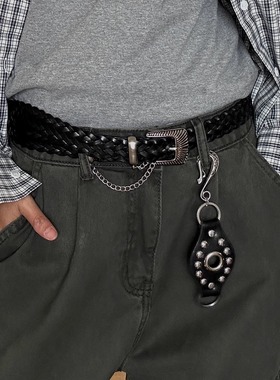 小众中性美式复古做旧朋克金属钥匙扣挂件个性多元素创意包包挂饰