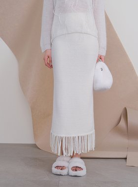 oldcolour欧珂冬季时尚纯色包臀鱼尾流苏毛织半裙女P460603A1-559