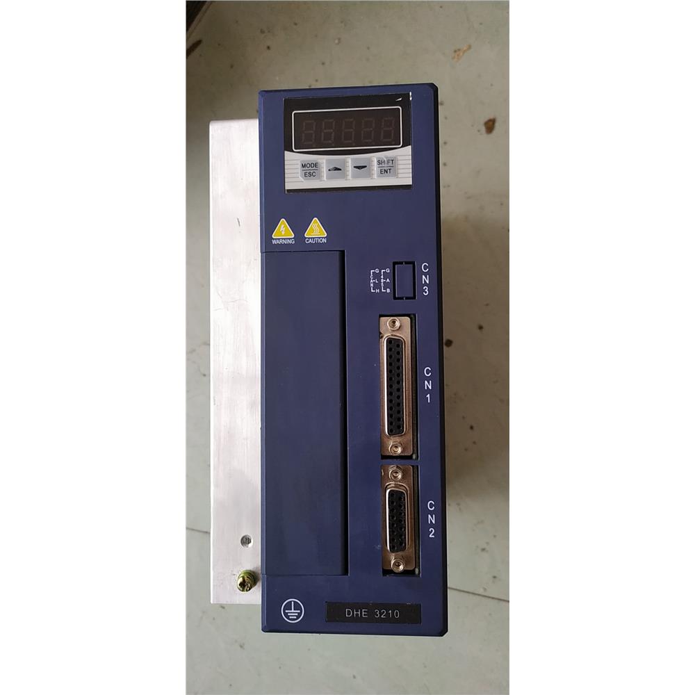 拆旧日鼎交流伺服驱动器