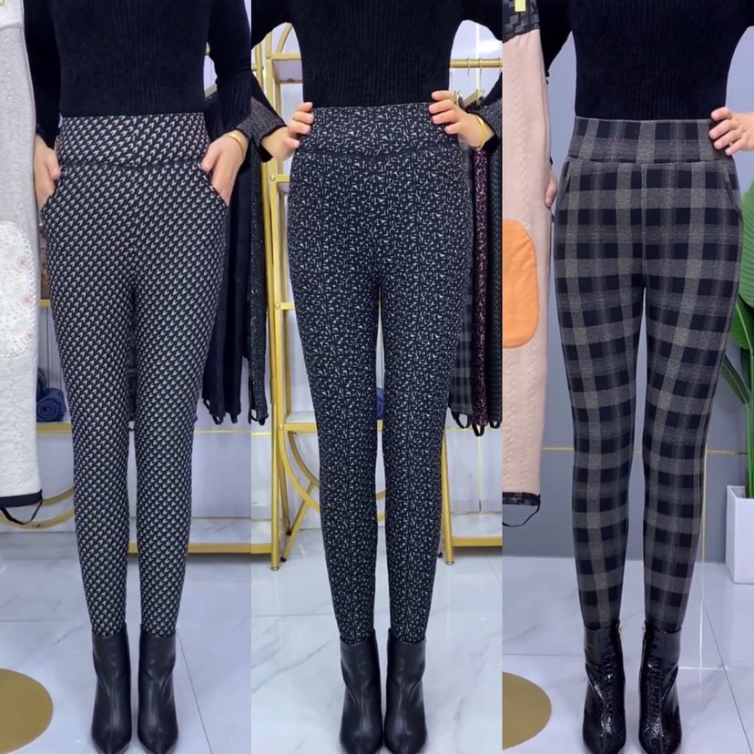 秋冬季加绒加厚打底裤女外穿长裤中老年驼绒保暖大码宽松妈妈棉裤