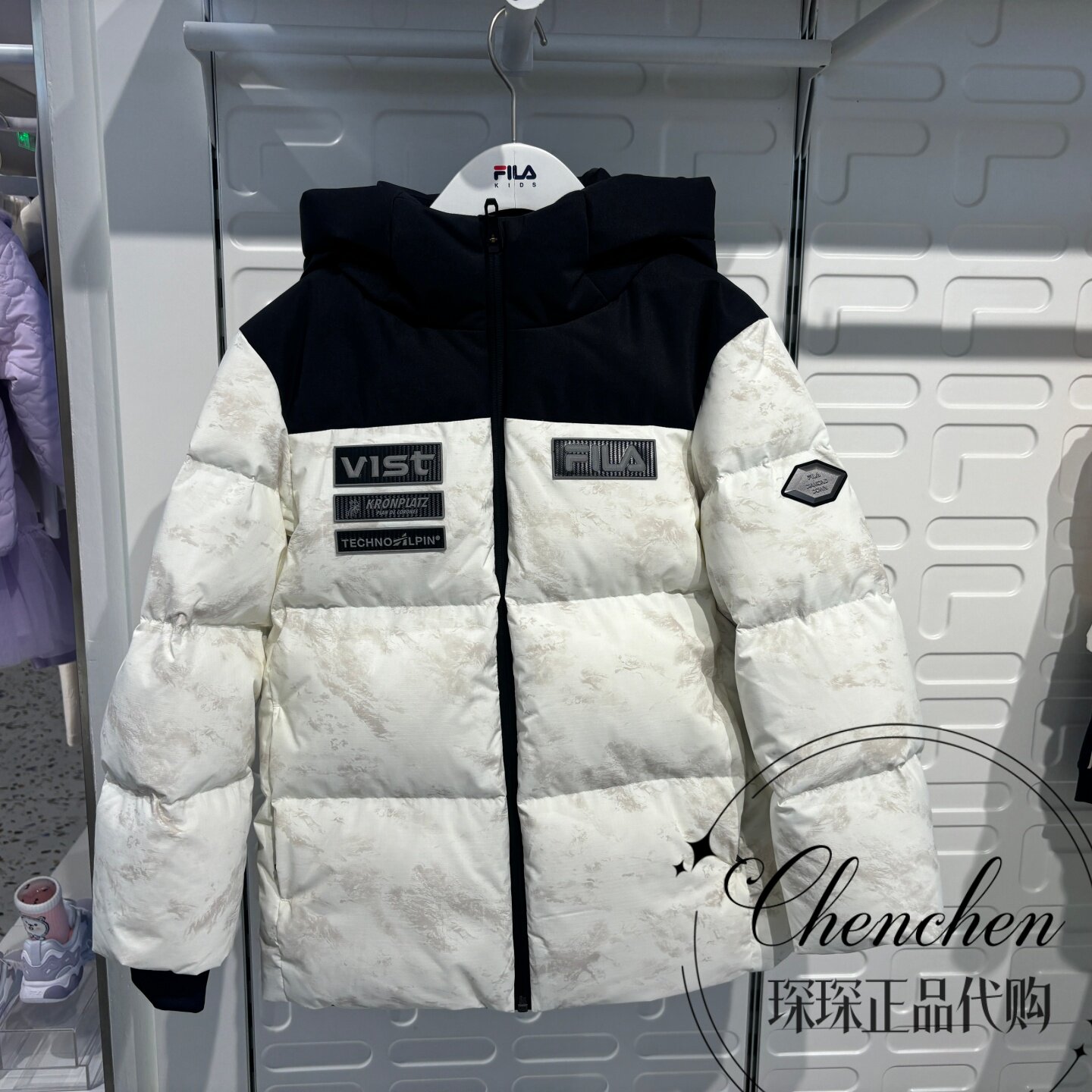 斐乐2026冬男大童保暖鹅绒羽绒服