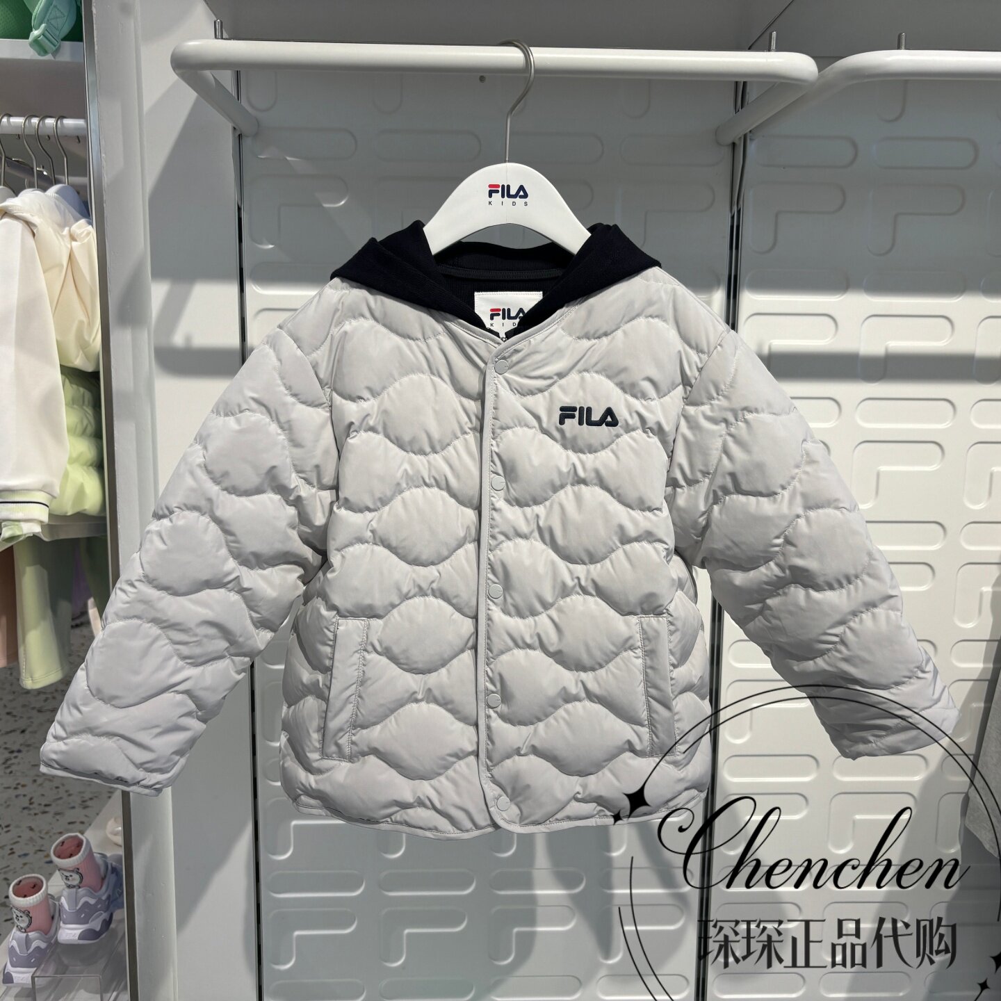 斐乐男小童鸭绒连帽轻薄羽绒服