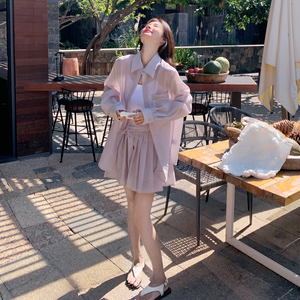 温柔系穿搭粉色轻薄防晒衬衫套装裙女夏新款甜美显瘦百褶裙两件套图片