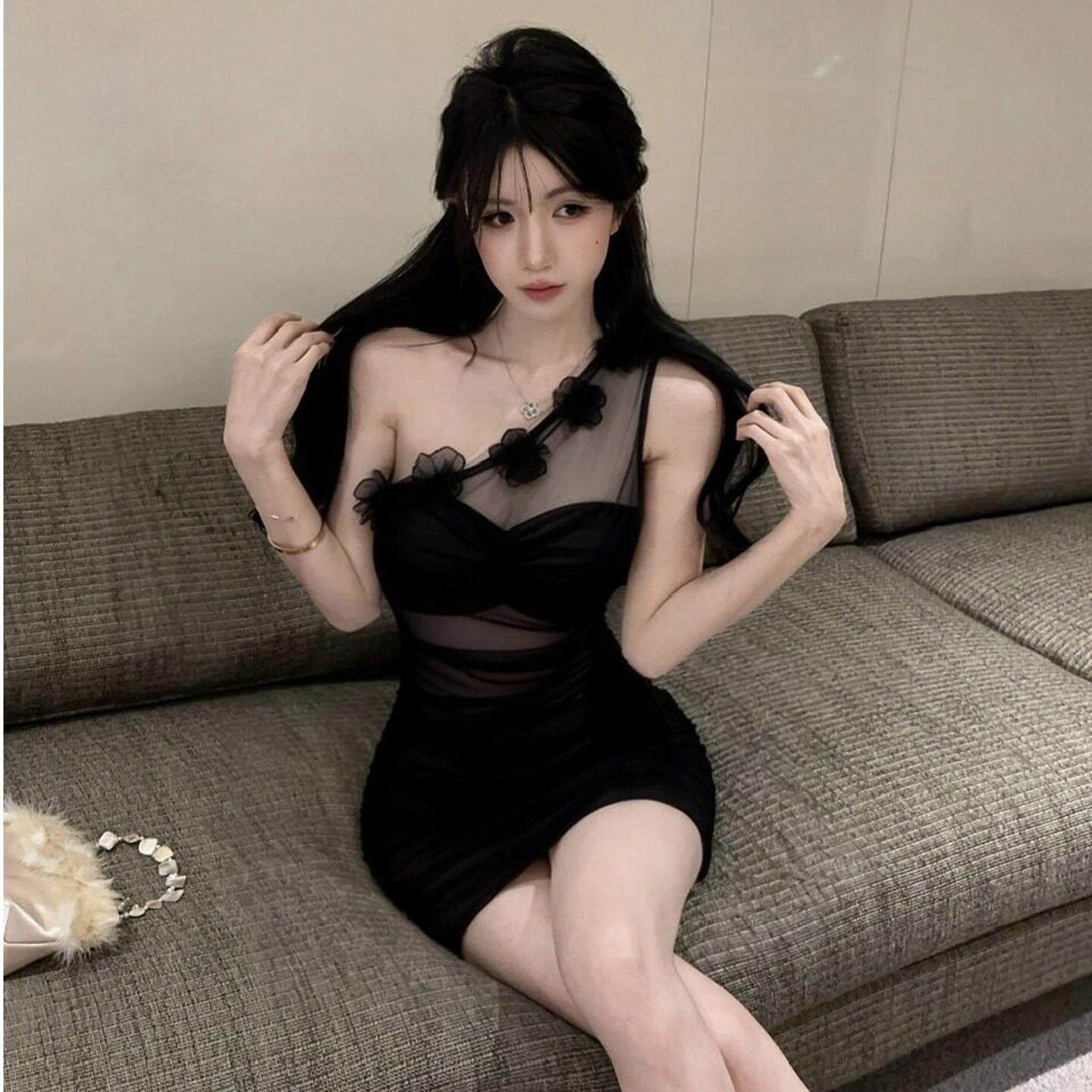 辣妹风网纱斜领单肩连衣裙夜店性感女装修身露肩褶皱紧身包臀短裙