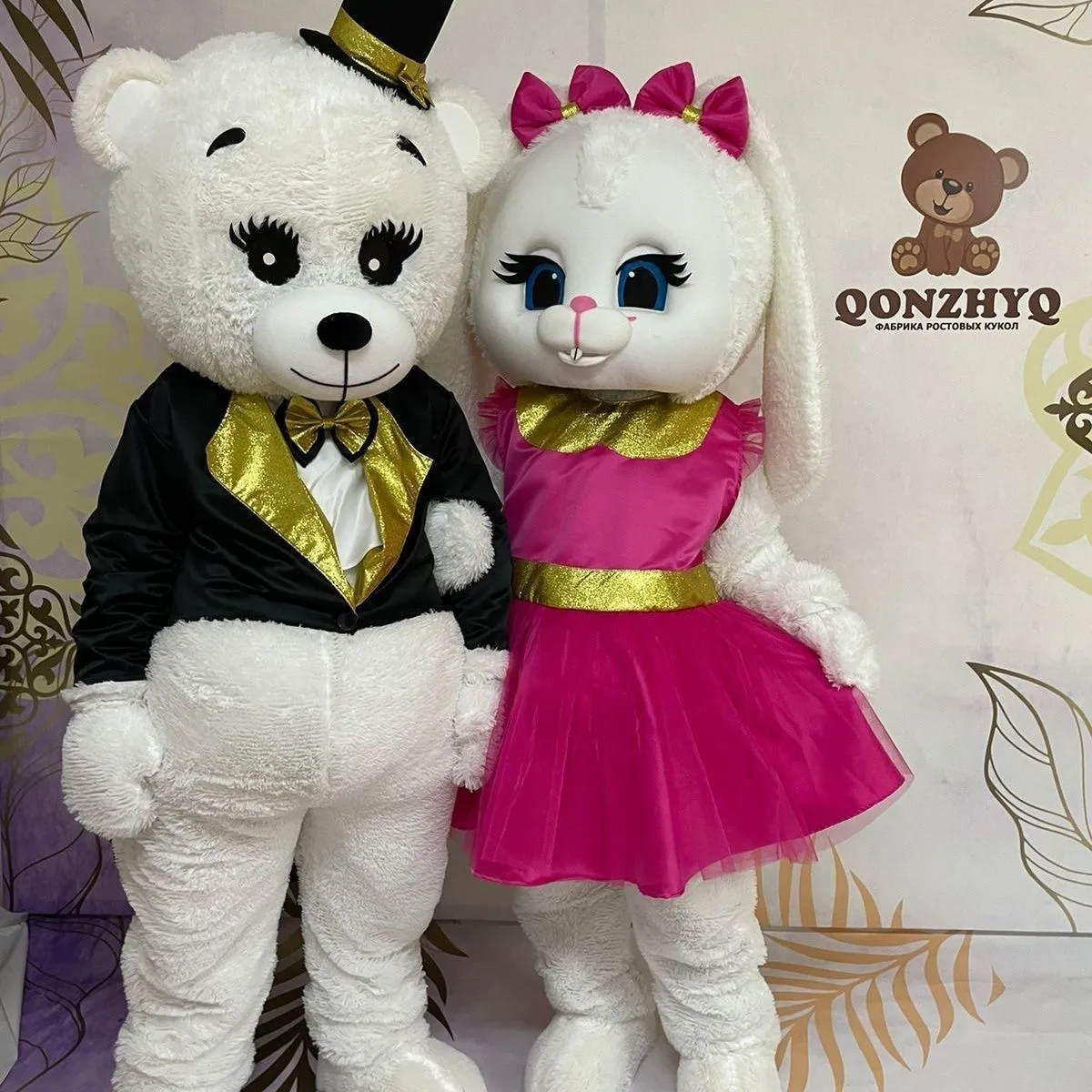 纽伊卡情侣小熊头套展出人偶服装