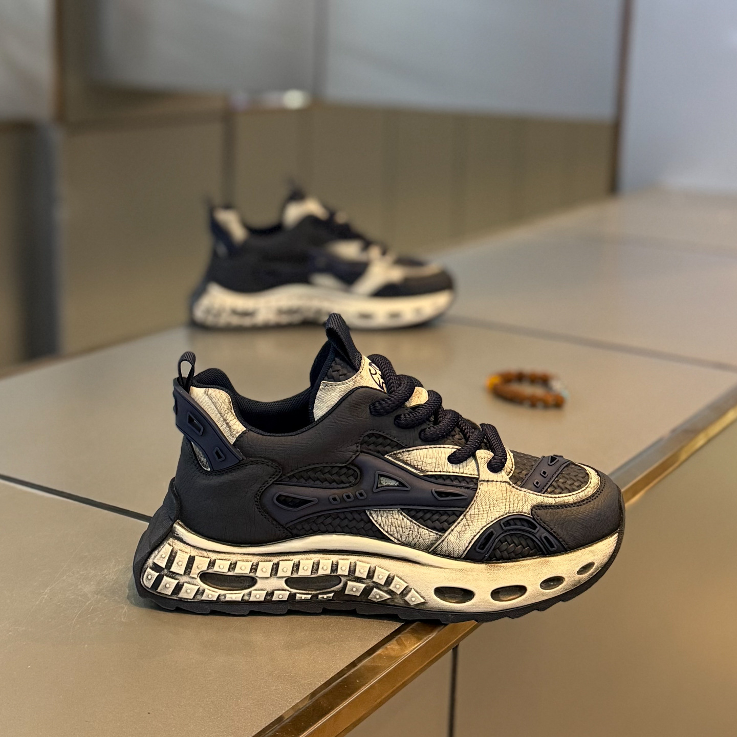 2025年秋冬新款加绒棉鞋潮款流行男鞋时尚老爹鞋休闲风复古鞋