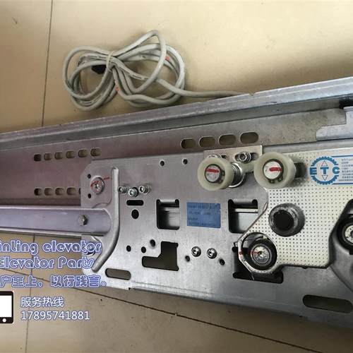 适用于通力电梯3000层门装置客梯门头上坎中分厅门门板ks111易升