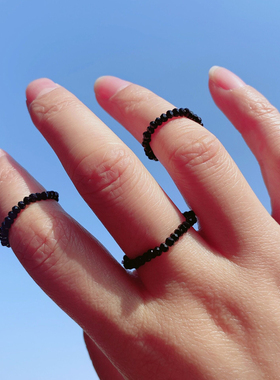 手作款简约又酷的黑色水晶弹力