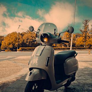 天飞仕适用F125前挡风改装本田NWF125风挡复古防风板挡雨板配件