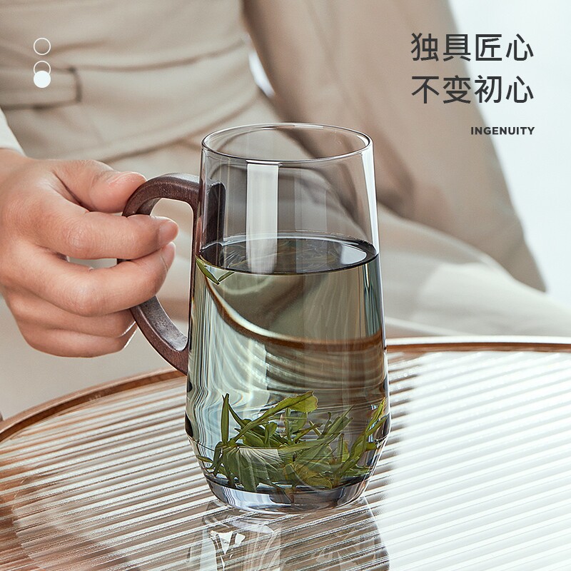 玻璃杯胡桃木把耐热玻璃茶杯图片