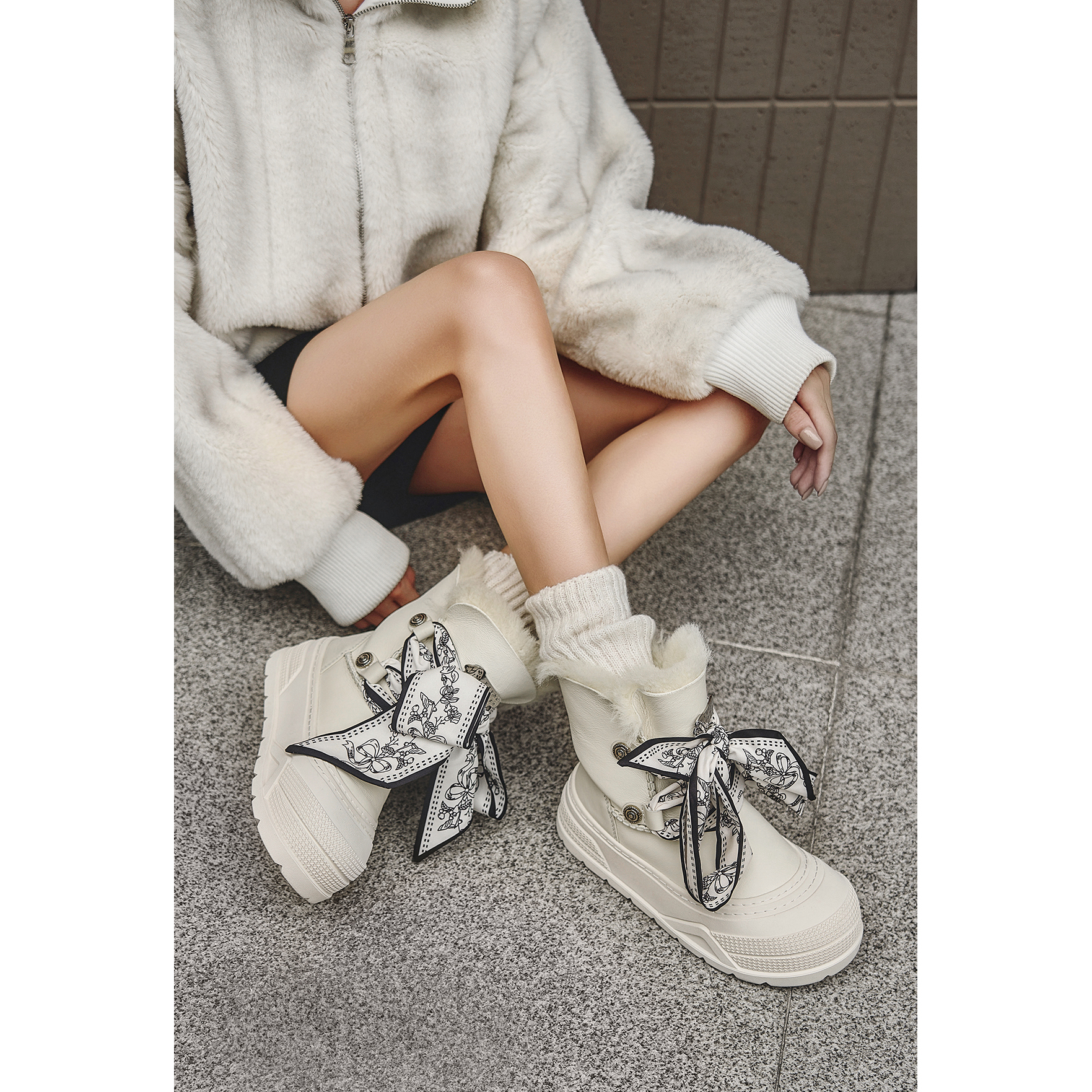 SHOESZOOO雪地靴女2025冬季新款羊皮毛一体靴子厚底加绒保暖棉鞋