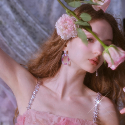 Wardrobes by chen 官方授权24春夏新款镶嵌⻓方几何锆石耳坠