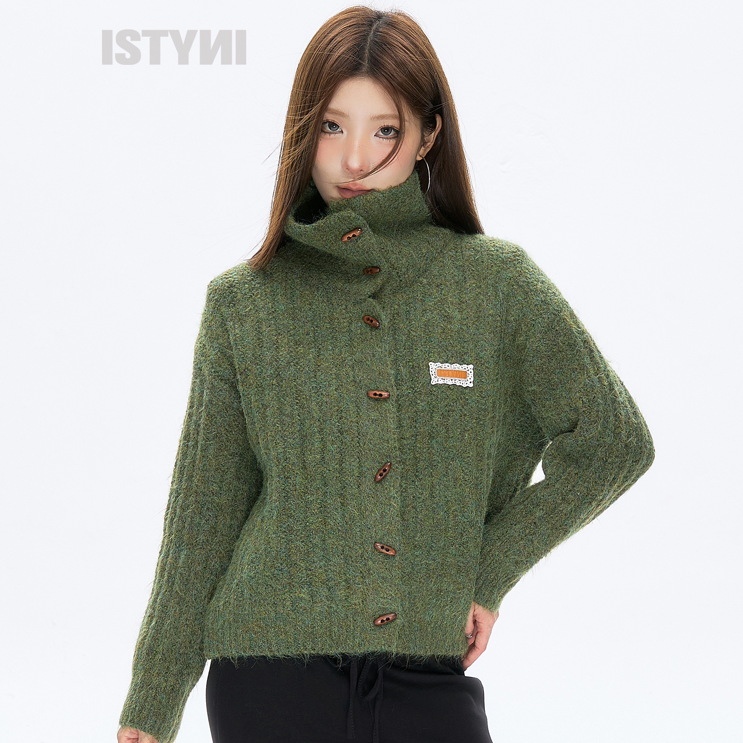 ISTYNI 25AW新款 绿色牛角扣立领针织开衫黑色微喇休闲裤加绒