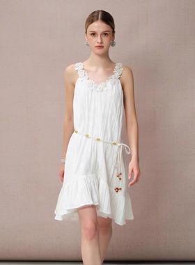 Diana Vevina 25SS早春新款 白色花边吊带裙