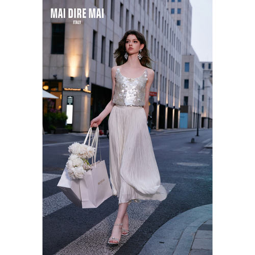 MAI DIRE MAI 2026春夏新款白珍珠贝母蝴蝶结上衣百褶长裙