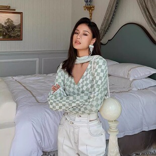 授权店 plus 淡绿色棋盘格针织衫 5折XS码