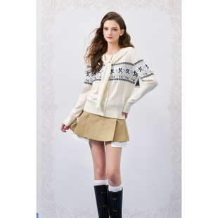 Three Quarters 26SS新款 白色鸢尾花费尔岛提花羊毛披肩开衫