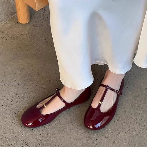 unfolio2025年早春新款T字带玛丽珍鞋圆头平底休闲鞋羊皮浅口鞋