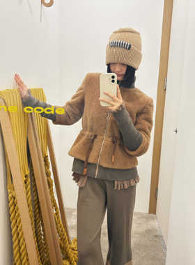o cloche code_驼绒羊毛拼接外套