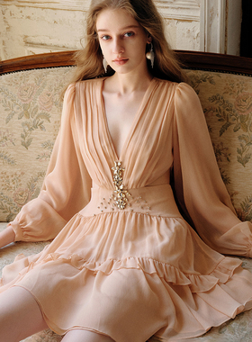 CEE CUBED官方授权24秋冬 绉纱雪纺花朵钻饰露腰深V连衣裙