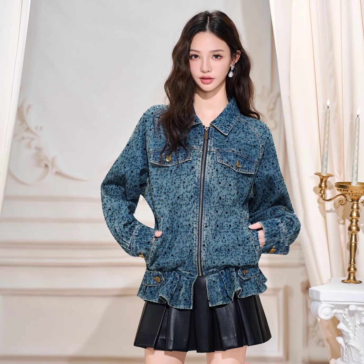 Three Quarters 25AW 米色丝绒光感翻领衬衫异形烫珠阔腿牛仔裤