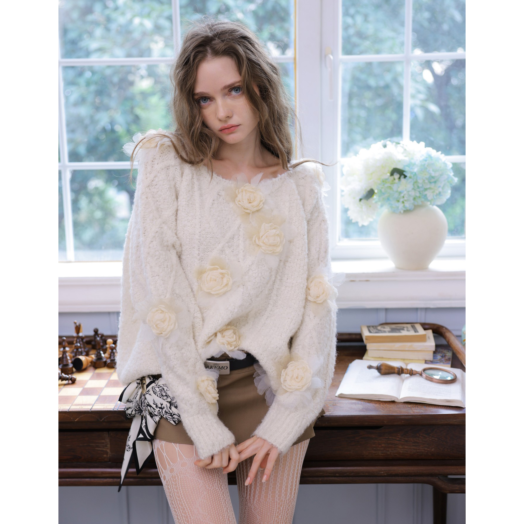 设计师AKEMO 2025AW  立体浮雕花朵套头毛衣立体蝴蝶结丝巾半裙