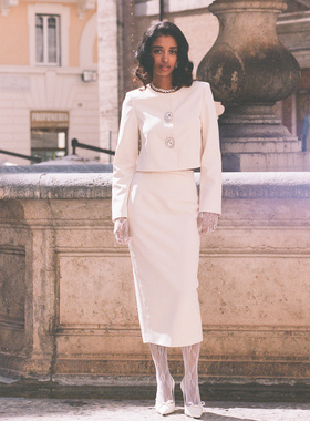 Nana Jacqueline 24AW 狐狸毛围脖时尚套装钻饰短外套弹力半裙