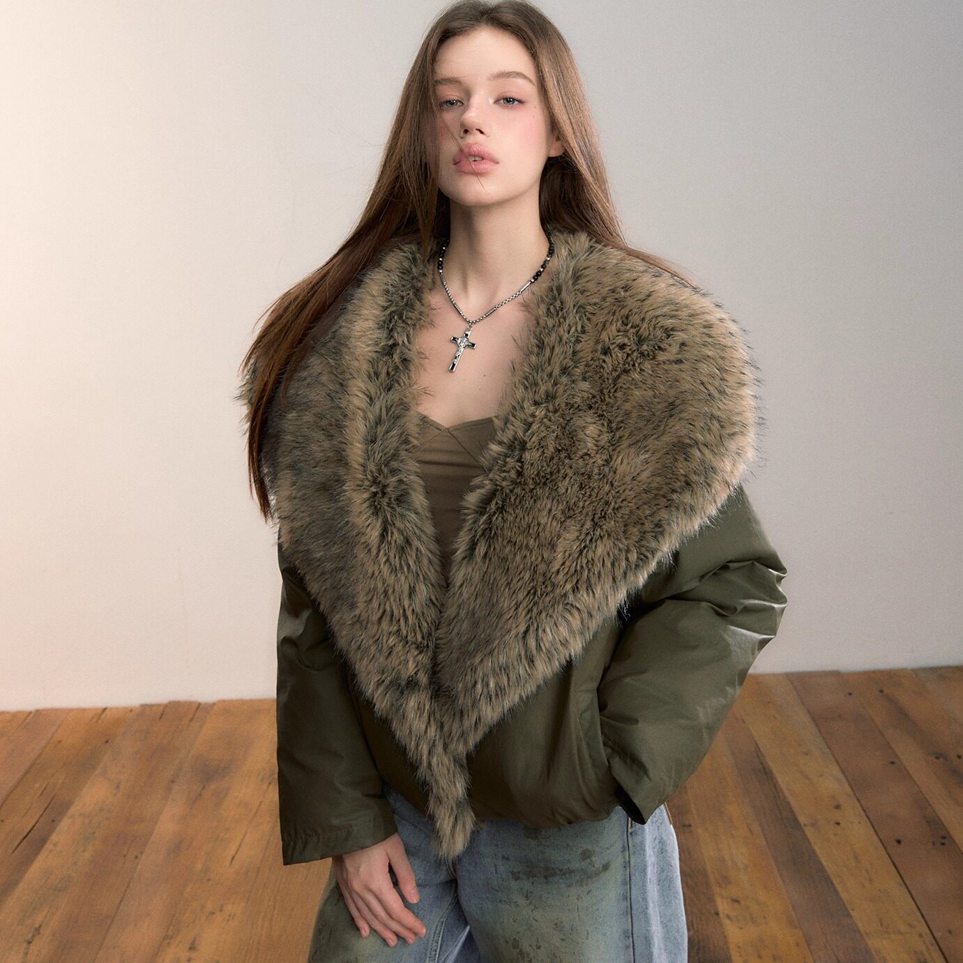 VIAPITTI 25AW 加宽大毛领一体阔版宽松羽绒服