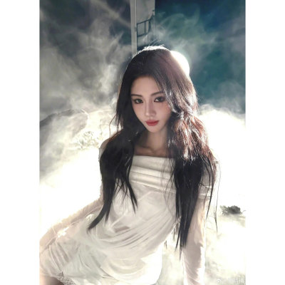 鞠婧祎同款 CHUNDIE ZHU消逝一字肩半透紧身蕾丝纱抹胸上衣半裙