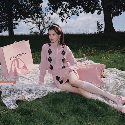 ROCHAROMA2025秋冬 珠花菱形格针织上衣菱形格针织半裙