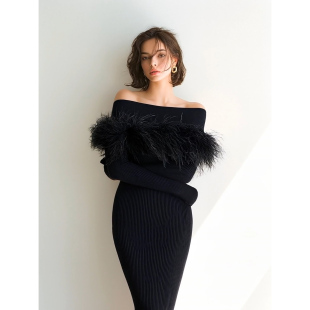 鸵鸟毛缀饰黑色一字肩毛织连衣长裙 25AW Sleep Over