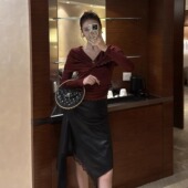 蕾丝拼接皱褶围裹披肩假两件针织上衣 CNLEEWEI 26SS新品 PU半裙