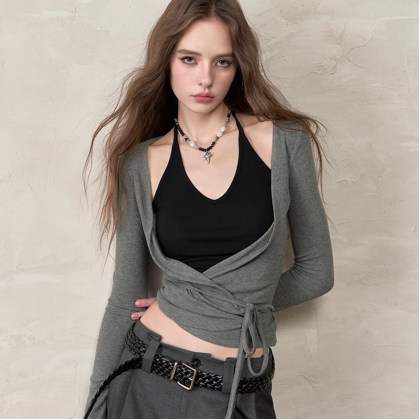 VIAPITTI 25AW 挂脖撞色交襟系带假两件