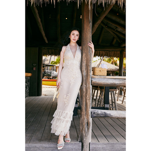 2026早春新款 chen 晶莹立体绣花深V⻥尾连衣裙 Wardrobes