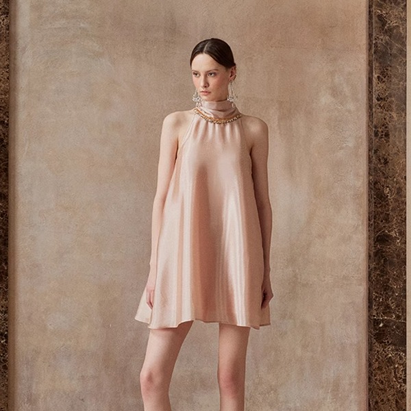 Fa sogno珐颂原创 “钻粉鎏光”挂脖连衣裙
