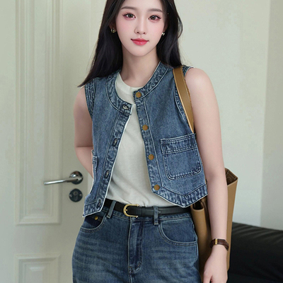 晶巴茵单排扣通勤短款圆领