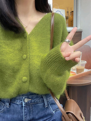 针织V领开衫加厚牛油果绿毛衣